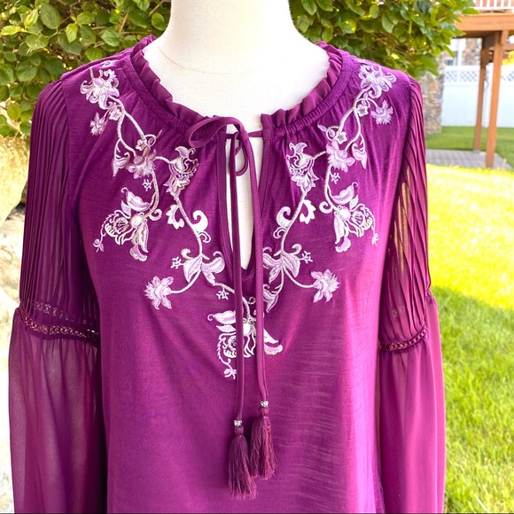 WHBM Long Sleeve Embroidered Top - Picture 6 of 16